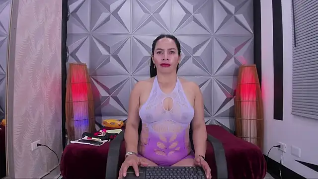 Snapshot of MaduraLuciana chatting on February 2025 10:58:02 AM MaduraLuciana online show from February 2025 10:58:02 AM