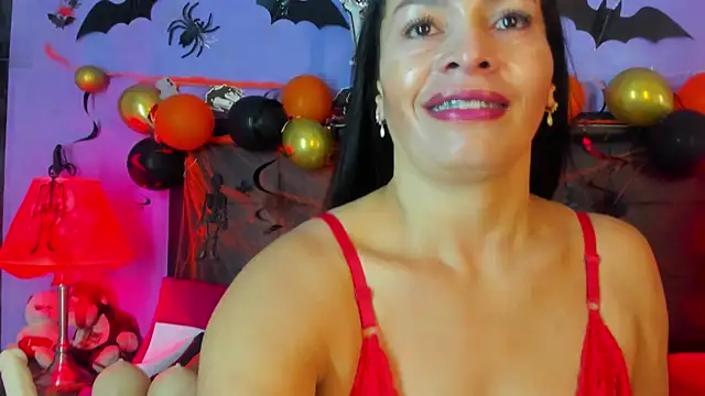 Snapshot of MaduraLuciana chatting on October 2025 10:49:02 AM MaduraLuciana online show from October 2025 10:49:02 AM