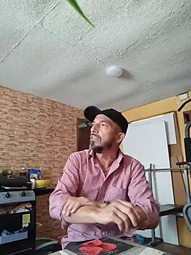 Tristan40xh online show from April 2026 05:03:02 PM