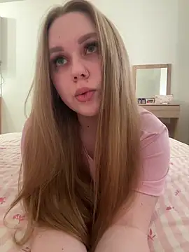 Snapshot of Marylallka5 chatting on April 2026 07:17:02 AM Marylallka5 online show from April 2026 07:17:02 AM