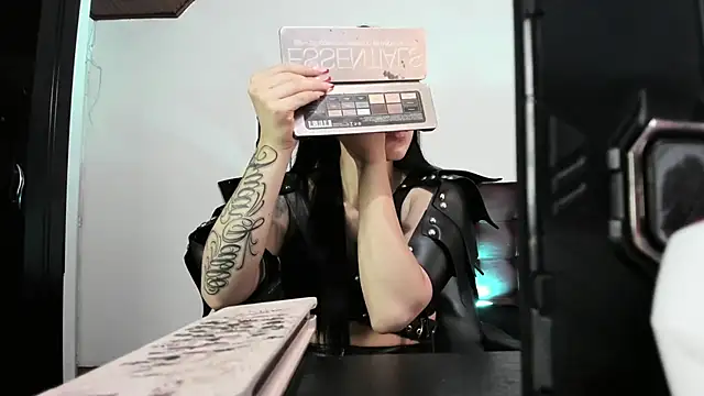 MistressVenena online show from October 2025 07:59:01 PM