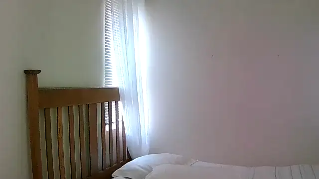 Miahotmilf online show from February 2025 04:40:02 PM