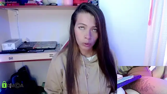 sweetlittlelisa online show from September 2025 09:50:01 PM