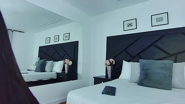 SophieCarther online show from January 2025 12:00:01 PM