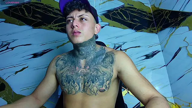 Kevin22 222 online show from March 2025 09:59:02 PM