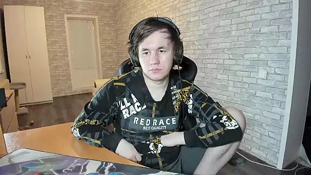 iliaskrislove online show from March 2025 11:38:02 PM