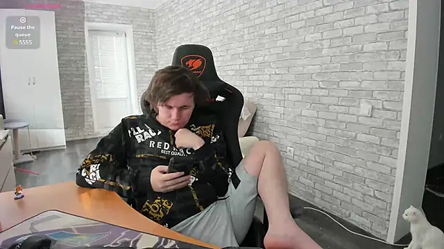 iliaskrislove online show from March 2025 07:09:02 AM