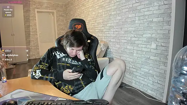 iliaskrislove online show from March 2025 07:27:01 PM