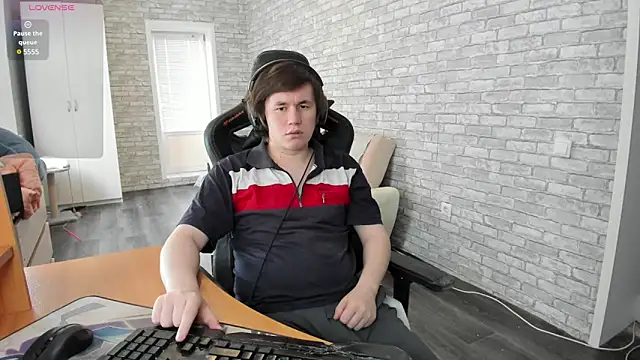 iliaskrislove online show from March 2025 10:25:02 AM