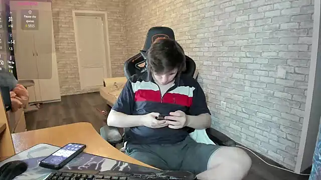 iliaskrislove online show from March 2025 09:43:02 PM