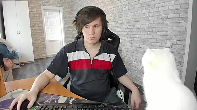 iliaskrislove online show from March 2025 11:16:01 AM