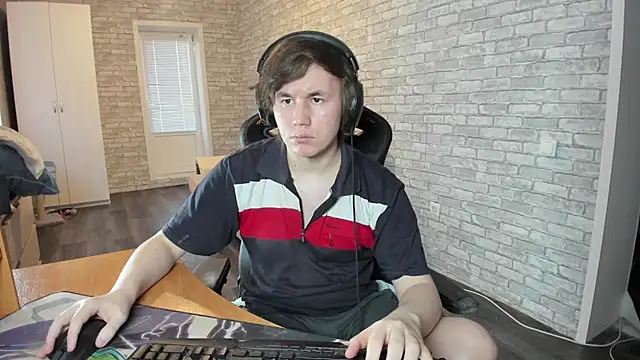 iliaskrislove online show from March 2025 02:21:02 PM