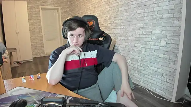 iliaskrislove online show from March 2025 06:40:02 PM