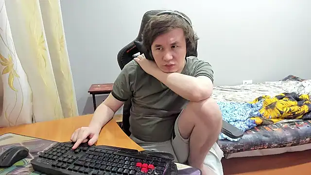 iliaskrislove online show from September 2025 12:44:01 AM