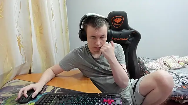 iliaskrislove online show from November 2025 12:27:01 PM