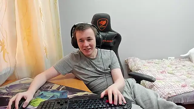 iliaskrislove online show from November 2025 09:23:01 AM