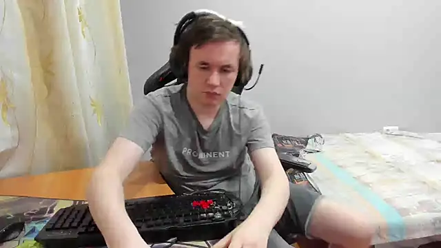 iliaskrislove online show from March 2026 11:32:02 PM