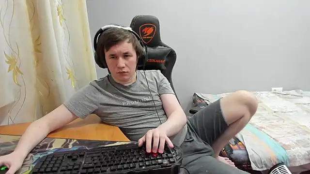 iliaskrislove online show from March 2026 02:21:01 PM