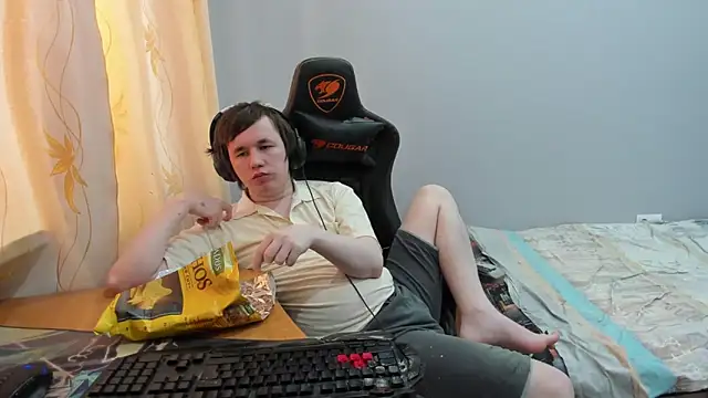 iliaskrislove online show from March 2026 01:06:01 PM