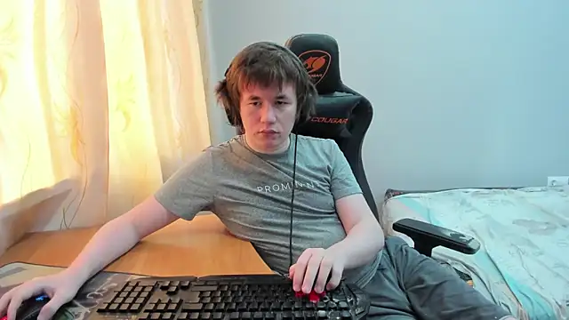 iliaskrislove online show from April 2026 10:21:02 AM