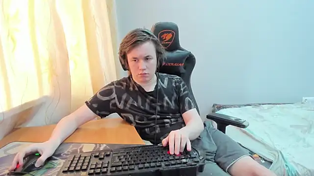 iliaskrislove online show from April 2026 10:07:02 AM