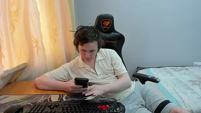 iliaskrislove online show from April 2026 08:09:02 AM