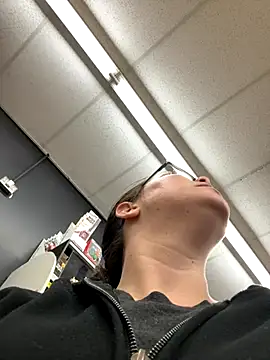 FreakNastyLacie online show from November 2025 02:09:01 AM