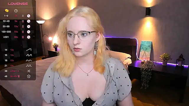 Aemilia  online show from January 2025 12:31:01 PM