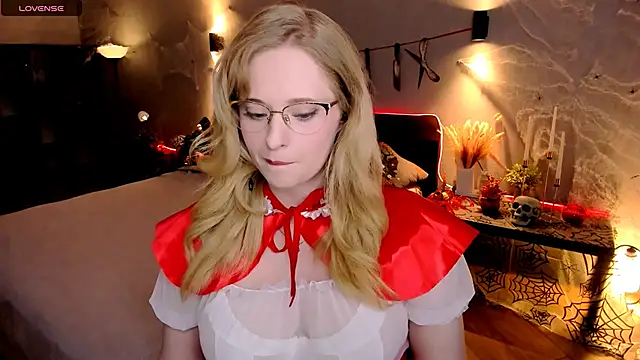 Aemilia  online show from October 2025 08:16:02 AM