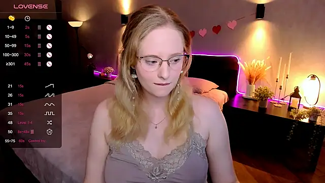 Aemilia  online show from December 2025 06:07:01 AM