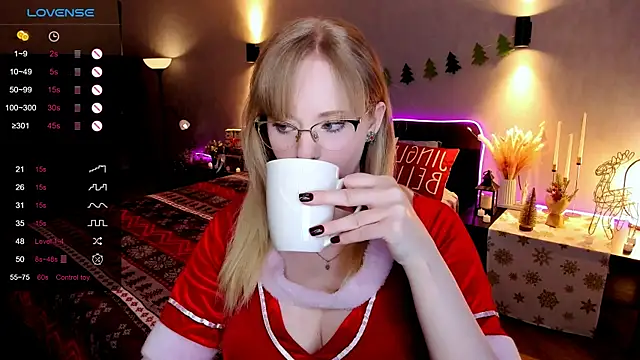 Aemilia  online show from December 2025 08:55:02 AM