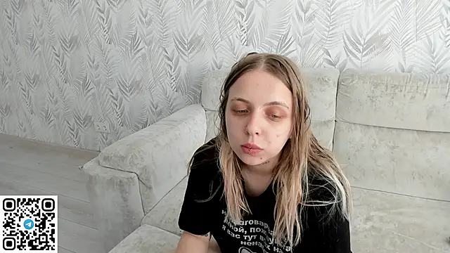 Snapshot of Alice_Halle chatting on June 2026 03:09:01 AM Alice Halle online show from June 2026 03:09:01 AM