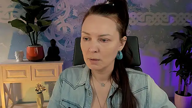 VandaRossi online show from September 2025 08:16:02 AM