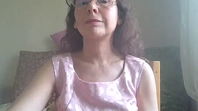 Snapshot of HollyJewel chatting on May 2026 11:49:02 AM HollyJewel online show from May 2026 11:49:02 AM