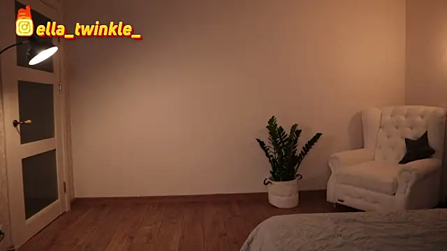 ella twinkl online show from September 2025 06:08:02 PM