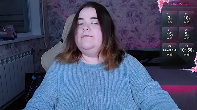 Estelle Hicks online show from October 2025 06:17:01 PM