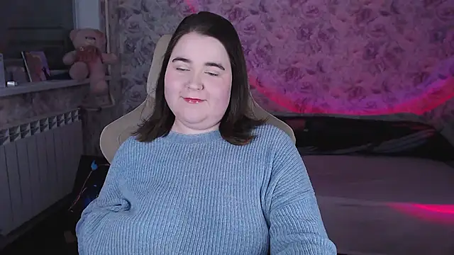 Estelle Hicks online show from April 2026 06:46:01 PM