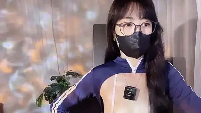 Snapshot of _minji_bae chatting on October 2025 05:41:02 PM minji bae online show from October 2025 05:41:02 PM