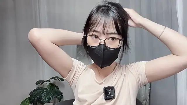 Snapshot of _minji_bae chatting on October 2025 05:54:02 PM minji bae online show from October 2025 05:54:02 PM