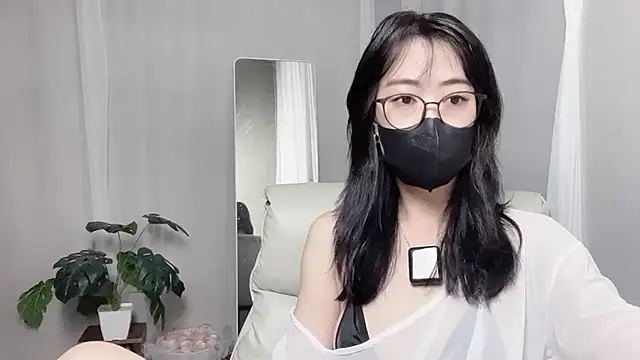 Snapshot of _minji_bae chatting on October 2025 06:42:01 PM minji bae online show from October 2025 06:42:01 PM