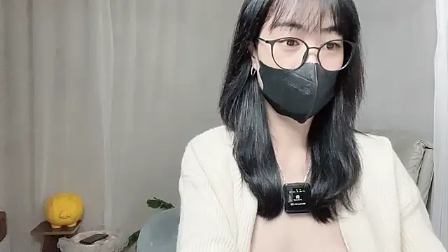 Snapshot of _minji_bae chatting on October 2025 05:44:02 PM minji bae online show from October 2025 05:44:02 PM