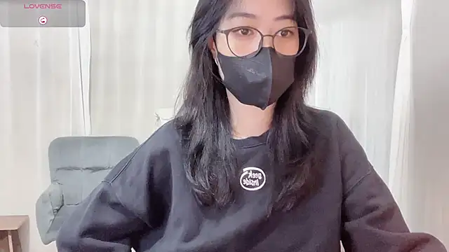 Snapshot of _minji_bae chatting on October 2025 06:25:02 PM minji bae online show from October 2025 06:25:02 PM