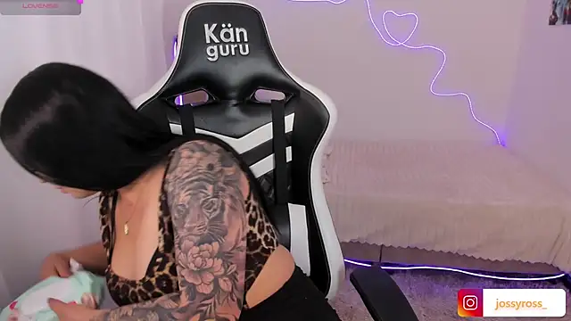 Victoryyy  online show from September 2025 06:00:01 PM