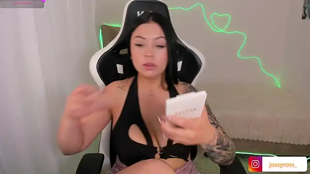 Victoryyy  online show from September 2025 07:18:02 PM