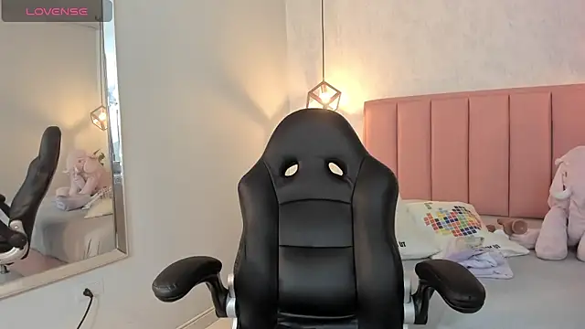 SUNNYCYRUS online show from January 2025 08:18:01 PM