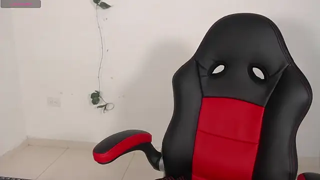 Snapshot of evelin_999_ chatting on January 2025 02:08:02 PM evelin 999 online show from January 2025 02:08:02 PM