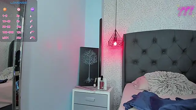 SUZETMONACO online show from April 2026 09:39:33 PM