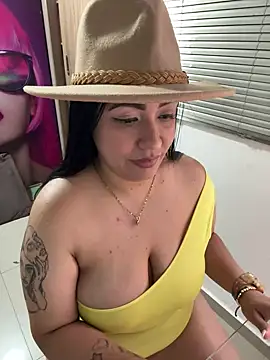 Snapshot of marta201_alfaro chatting on January 2025 03:14:02 PM marta201 alfaro online show from January 2025 03:14:02 PM