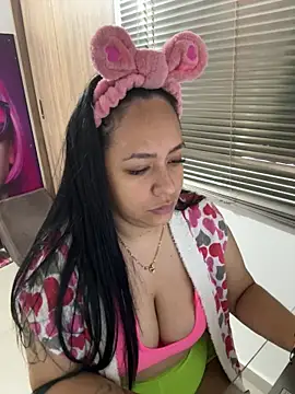 Snapshot of marta201_alfaro chatting on February 2025 01:56:02 PM marta201 alfaro online show from February 2025 01:56:02 PM