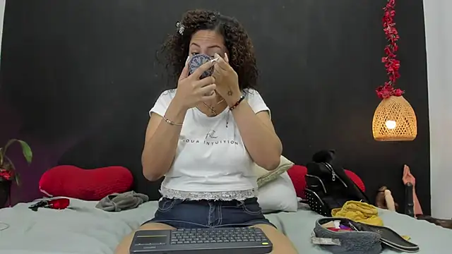 Snapshot of Luna_smit08 chatting on June 2026 08:55:02 PM Luna smit08 online show from June 2026 08:55:02 PM